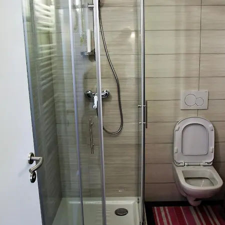 Emily Apartman *